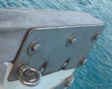 Vue G de la ferrure de barre