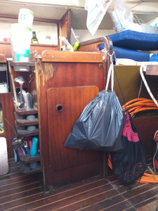 Le sac à épices et le sac poubelle