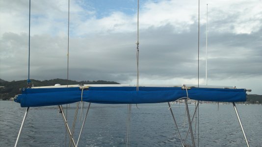 Taud de cockpit roulé suspendu