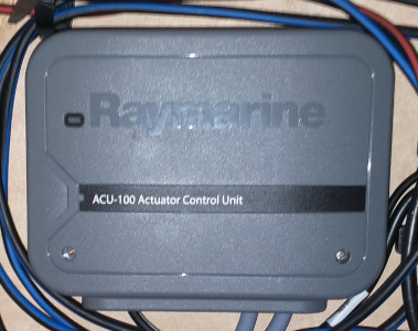 Le boitier d'alimentation du pilote