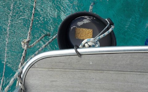 Plate forme et seau à vaisselle