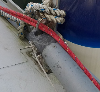 Fixation arrière du tangon