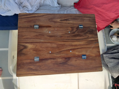 Table de cockpit dépliée